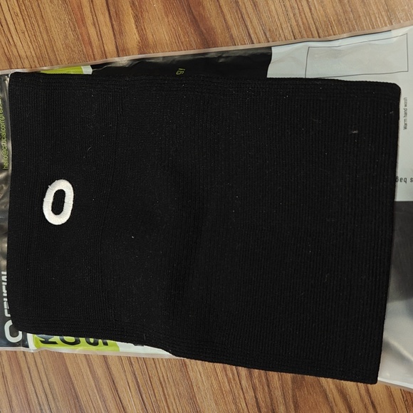 Men's Black Knee Brace - Supportive Comfort - Picture 3 of 4